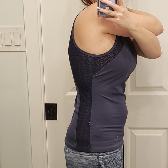 Fabletics tank with build in bra - Picture 5 of 5